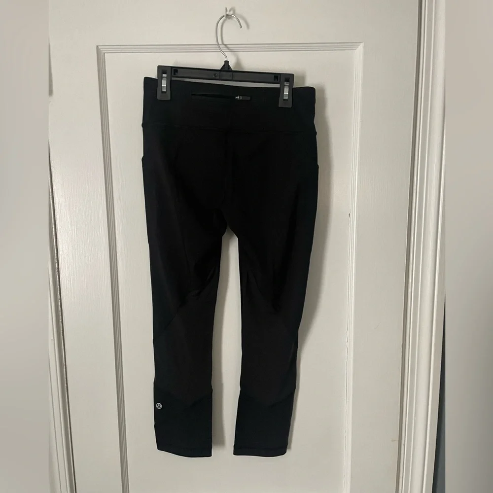 Lululemon Pace Rival Crop *Full-On Luxtreme 22"
Black Women’s Size 4 - Picture 3 of 7